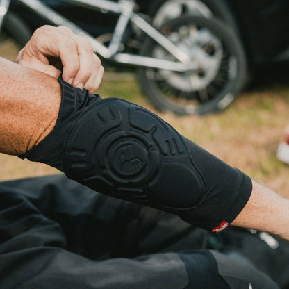 Shadow Invisa-Lite Elbow Pads