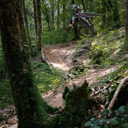 Shadow Super Slim V2 Knee Pads