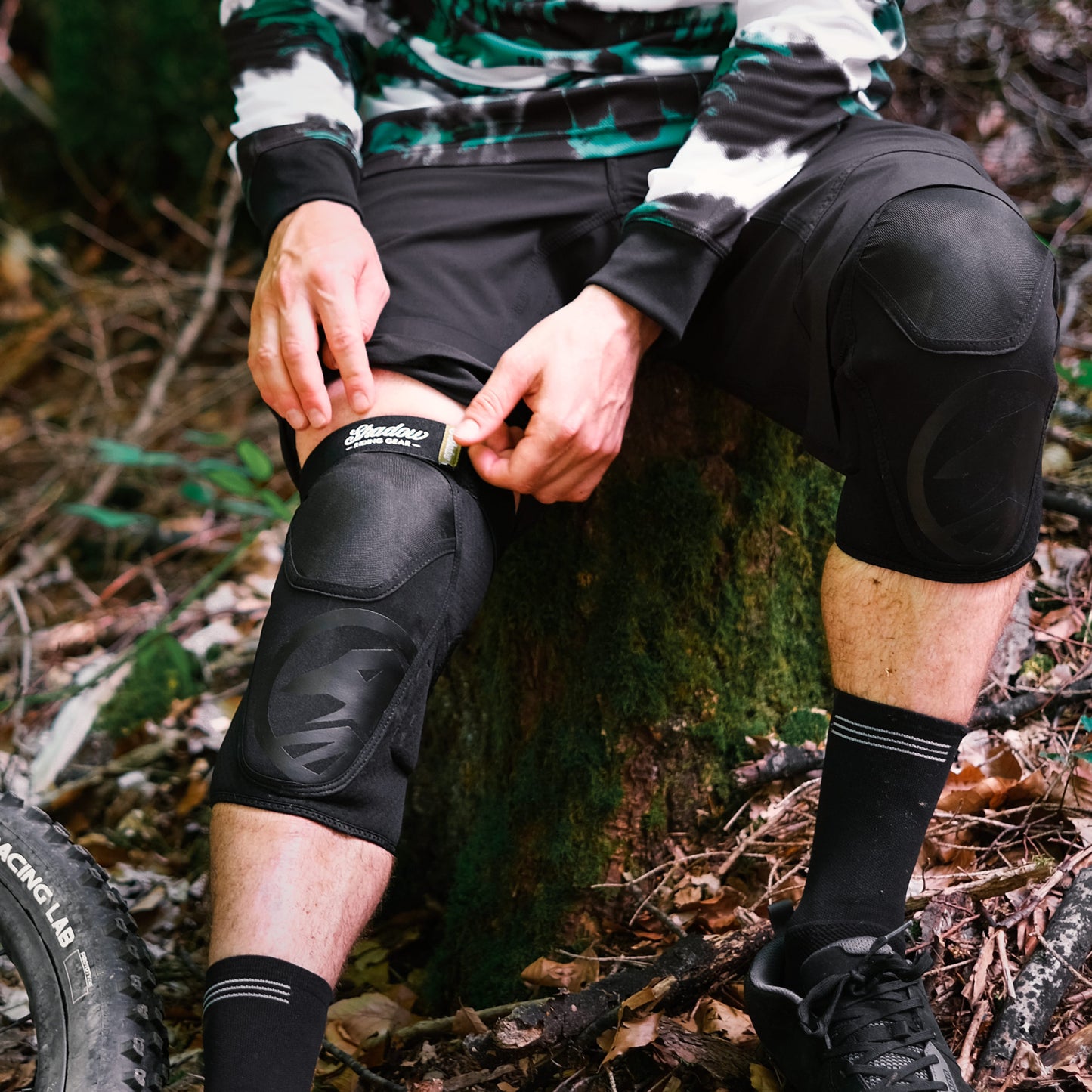 Shadow Super Slim V2 Knee Pads