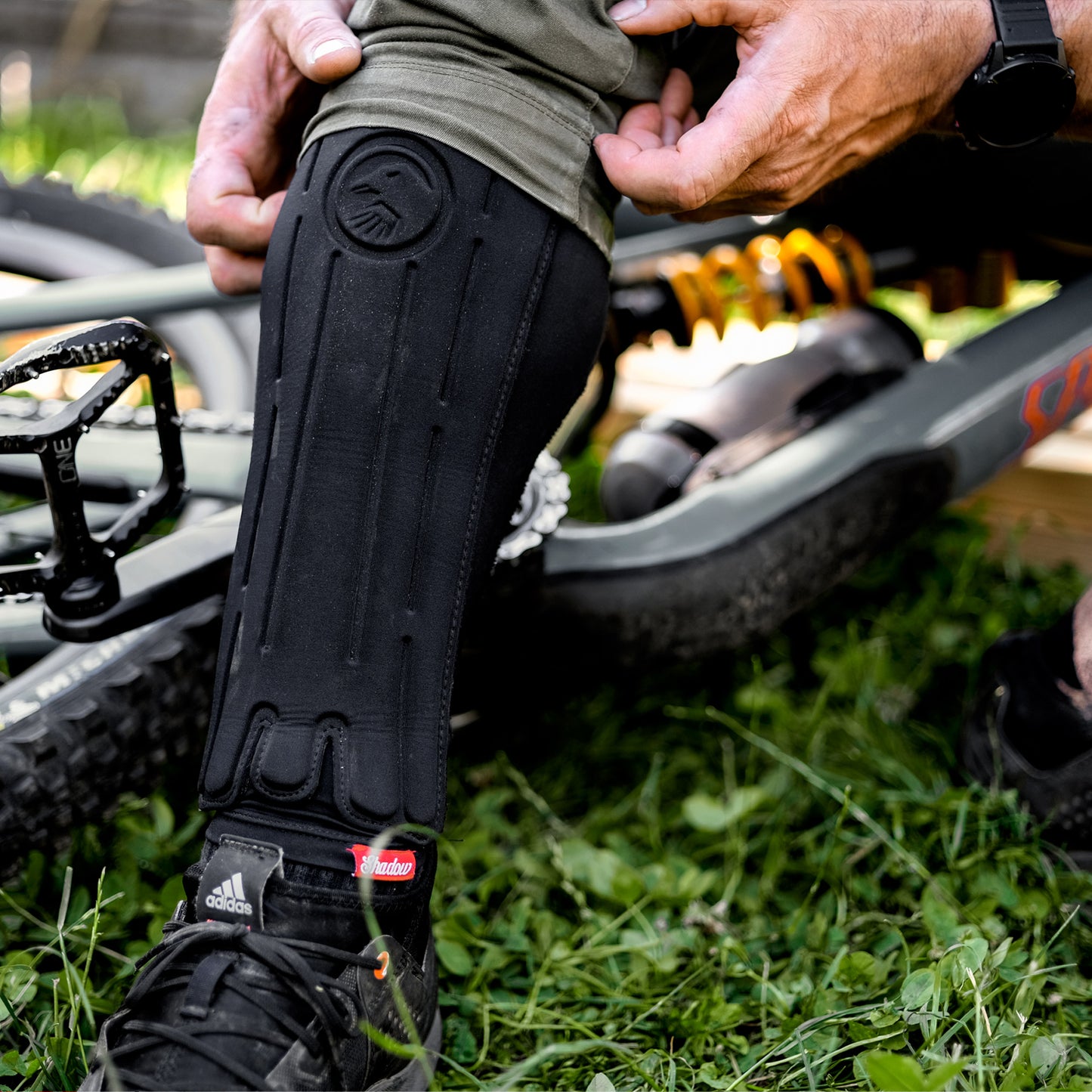 Shadow Invisa-Lite Shin Pads